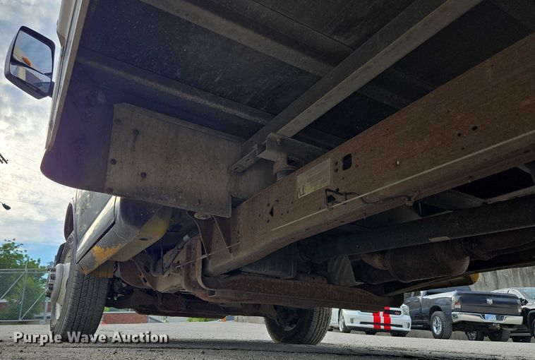 image for item EV1552 2012 GMC Magnavan box truck