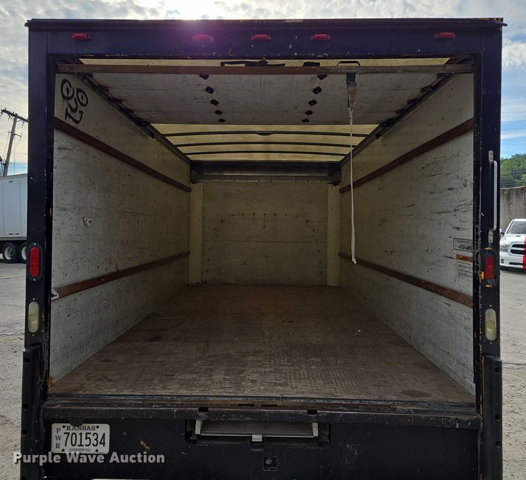 image for item EV1552 2012 GMC Magnavan box truck