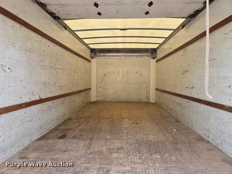 image for item EV1552 2012 GMC Magnavan box truck