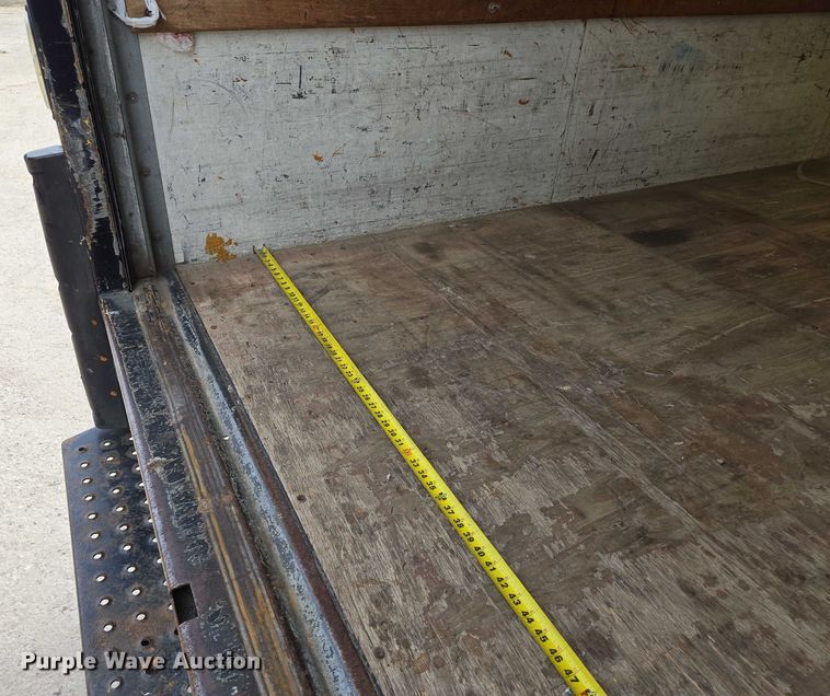 image for item EV1552 2012 GMC Magnavan box truck