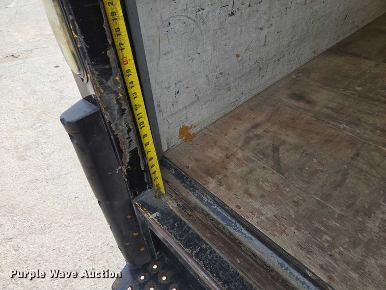 image for item EV1552 2012 GMC Magnavan box truck