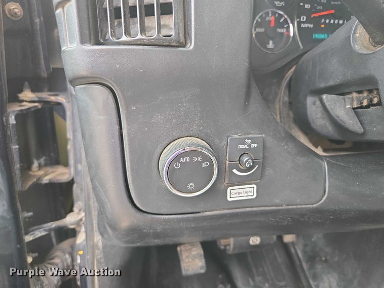 image for item EV1552 2012 GMC Magnavan box truck