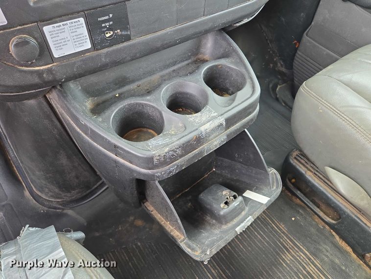 image for item EV1552 2012 GMC Magnavan box truck