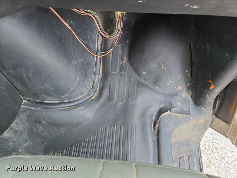 image for item EV1552 2012 GMC Magnavan box truck