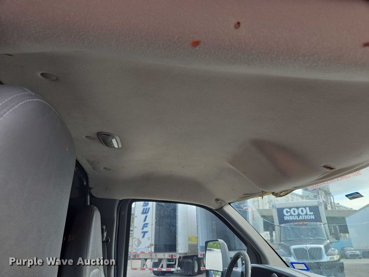 image for item EV1552 2012 GMC Magnavan box truck