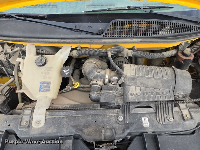 image for item EV1552 2012 GMC Magnavan box truck