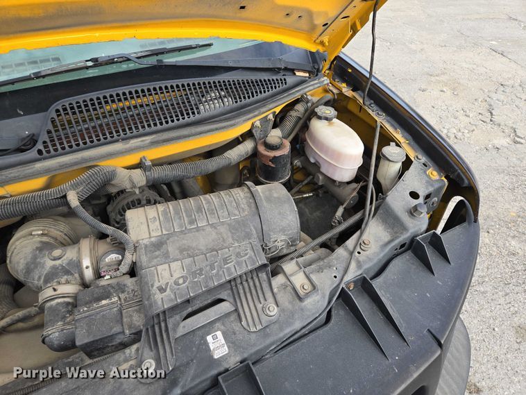 image for item EV1552 2012 GMC Magnavan box truck