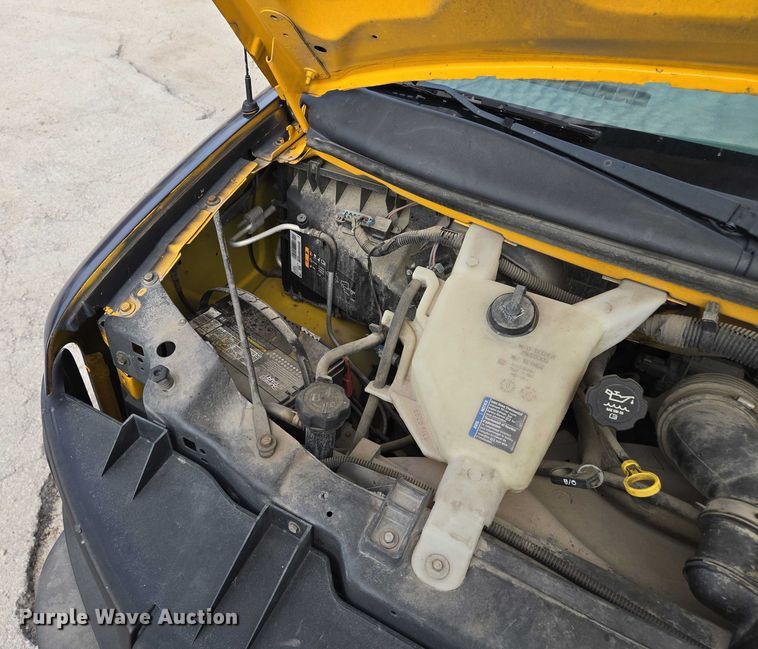 image for item EV1552 2012 GMC Magnavan box truck