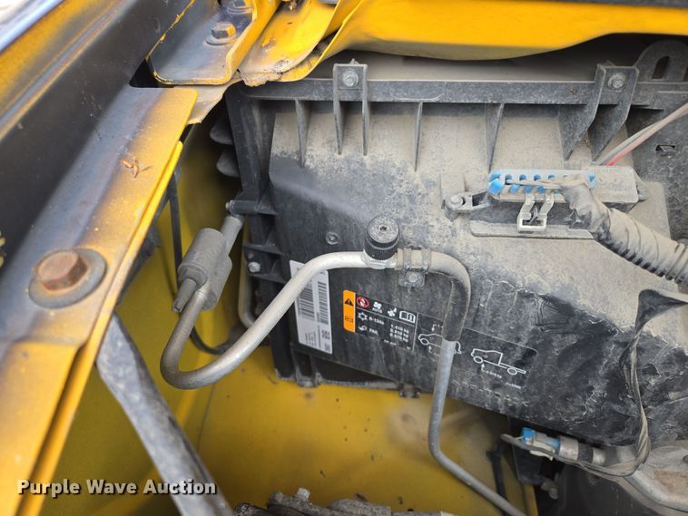 image for item EV1552 2012 GMC Magnavan box truck