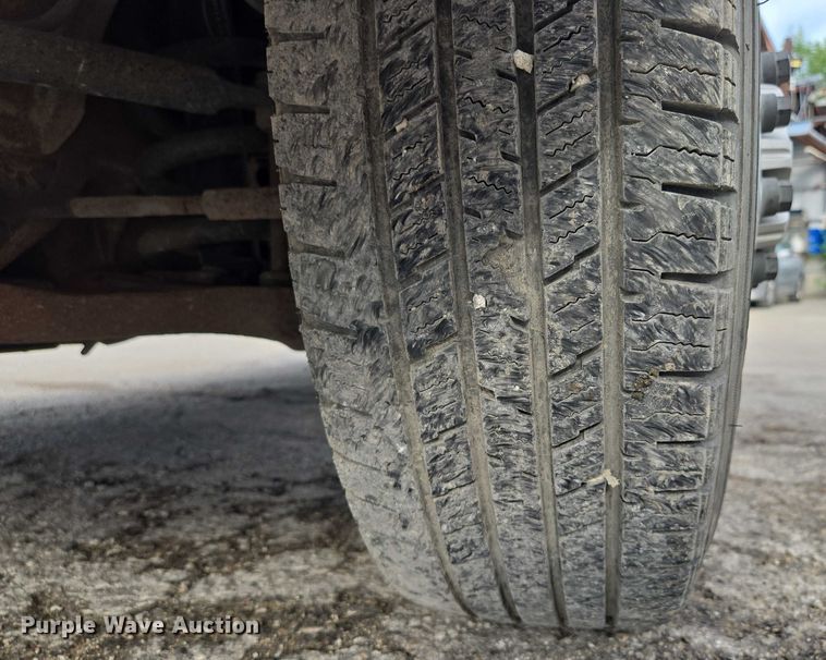 image for item EV1552 2012 GMC Magnavan box truck