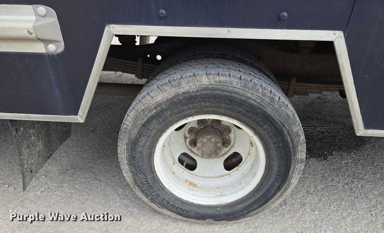 image for item EV1552 2012 GMC Magnavan box truck