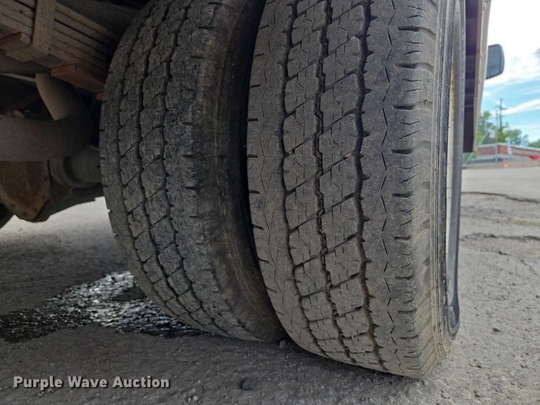 image for item EV1552 2012 GMC Magnavan box truck