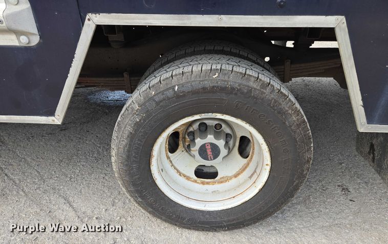 image for item EV1552 2012 GMC Magnavan box truck