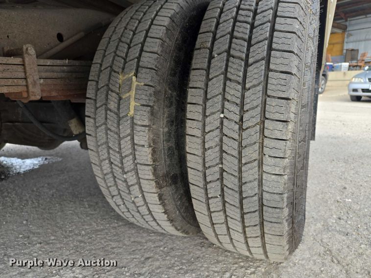 image for item EV1552 2012 GMC Magnavan box truck