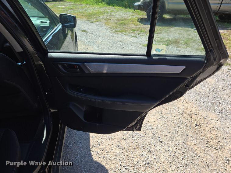 image for item EV1564 2015 Subaru Outback SUV