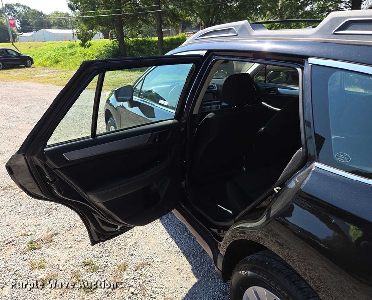 image for item EV1564 2015 Subaru Outback SUV