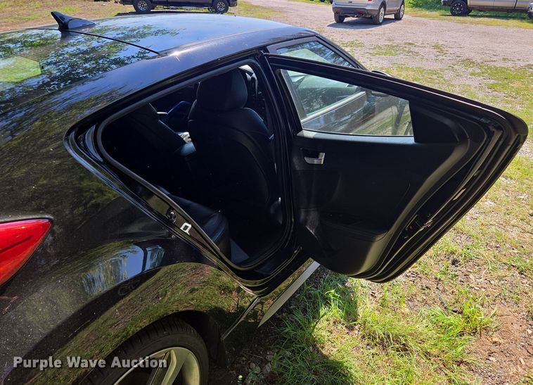 image for item EV1567 2014 Hyundai Veloster Turbo 