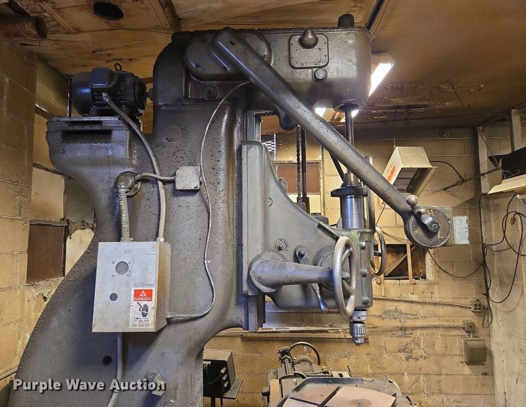 image for item EV1569 Pratt & Whitney M-1695 jig borer 