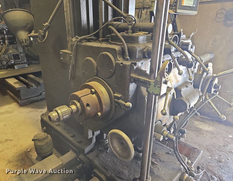 image for item EV1571 Cincinnati Gilbert milling machine