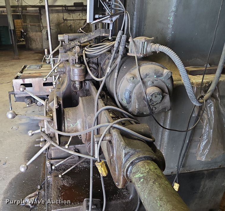 image for item EV1571 Cincinnati Gilbert milling machine