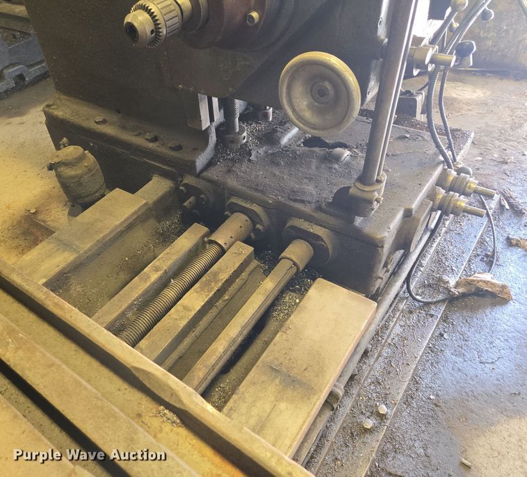 image for item EV1571 Cincinnati Gilbert milling machine