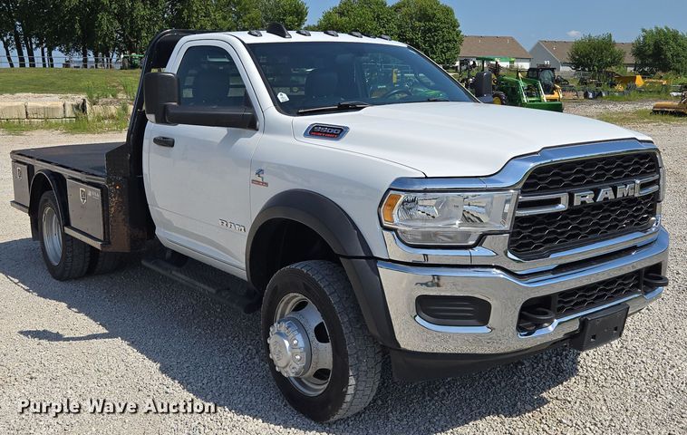 image for item EV1572 2021 Dodge Ram 5500 flatbed truck