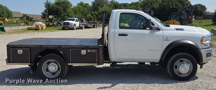 image for item EV1572 2021 Dodge Ram 5500 flatbed truck