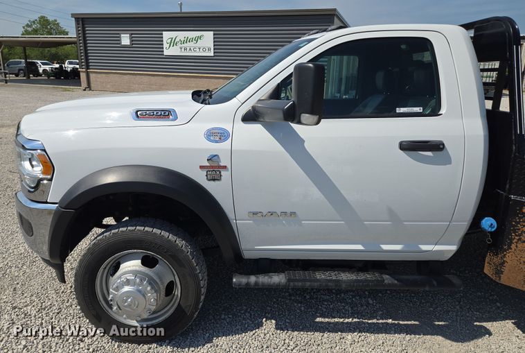 image for item EV1572 2021 Dodge Ram 5500 flatbed truck