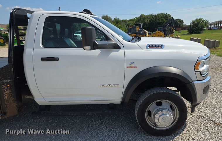 image for item EV1572 2021 Dodge Ram 5500 flatbed truck