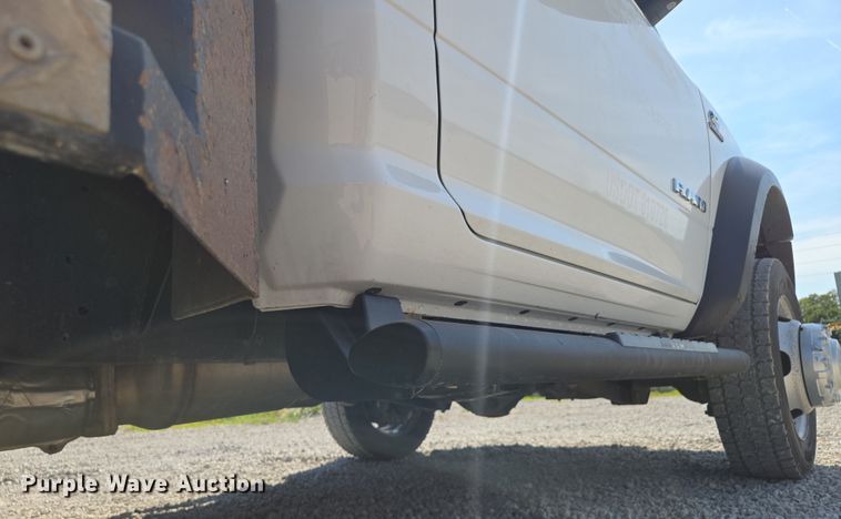 image for item EV1572 2021 Dodge Ram 5500 flatbed truck