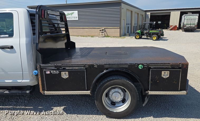 image for item EV1572 2021 Dodge Ram 5500 flatbed truck