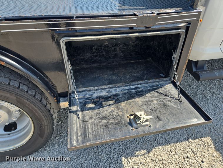 image for item EV1572 2021 Dodge Ram 5500 flatbed truck