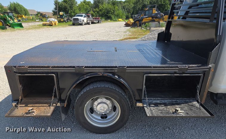 image for item EV1572 2021 Dodge Ram 5500 flatbed truck