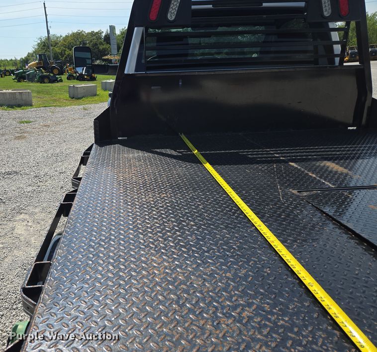 image for item EV1572 2021 Dodge Ram 5500 flatbed truck