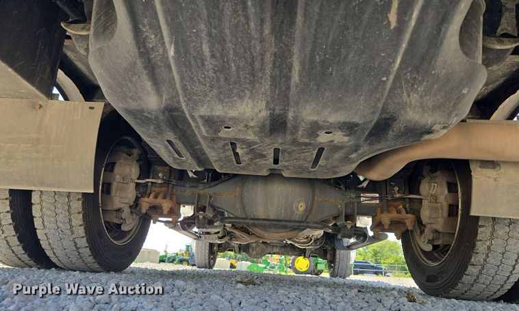 image for item EV1572 2021 Dodge Ram 5500 flatbed truck