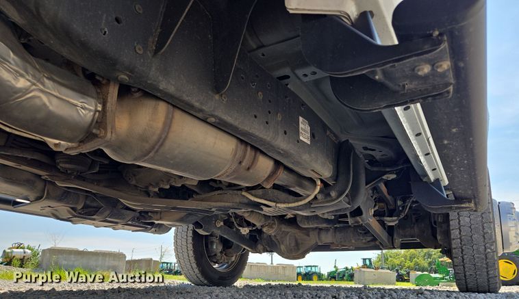 image for item EV1572 2021 Dodge Ram 5500 flatbed truck