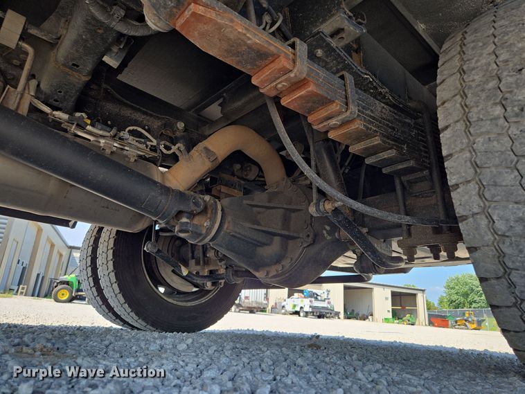 image for item EV1572 2021 Dodge Ram 5500 flatbed truck