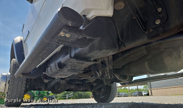 image for item EV1572 2021 Dodge Ram 5500 flatbed truck