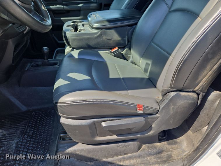 image for item EV1572 2021 Dodge Ram 5500 flatbed truck