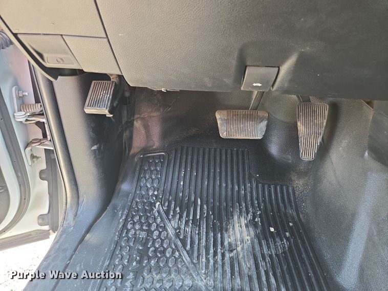 image for item EV1572 2021 Dodge Ram 5500 flatbed truck