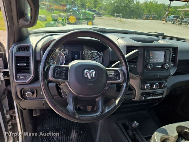 image for item EV1572 2021 Dodge Ram 5500 flatbed truck