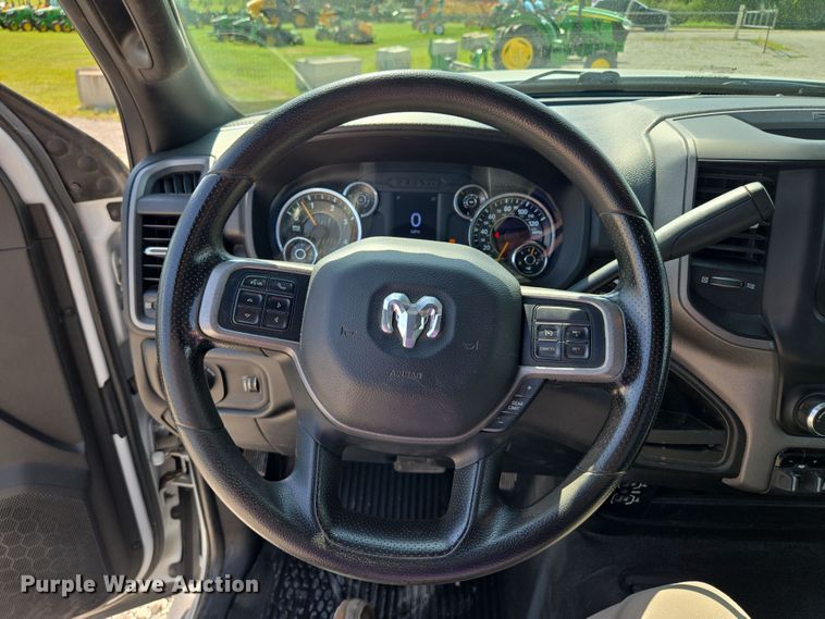 image for item EV1572 2021 Dodge Ram 5500 flatbed truck