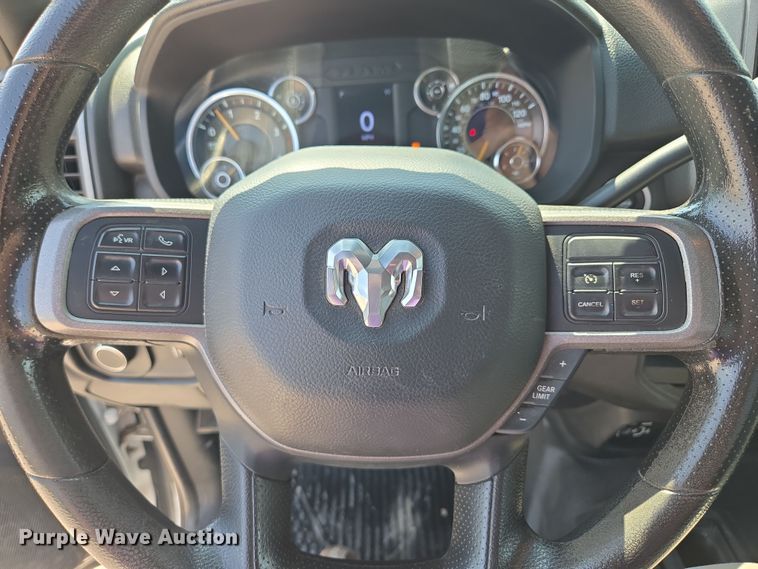 image for item EV1572 2021 Dodge Ram 5500 flatbed truck