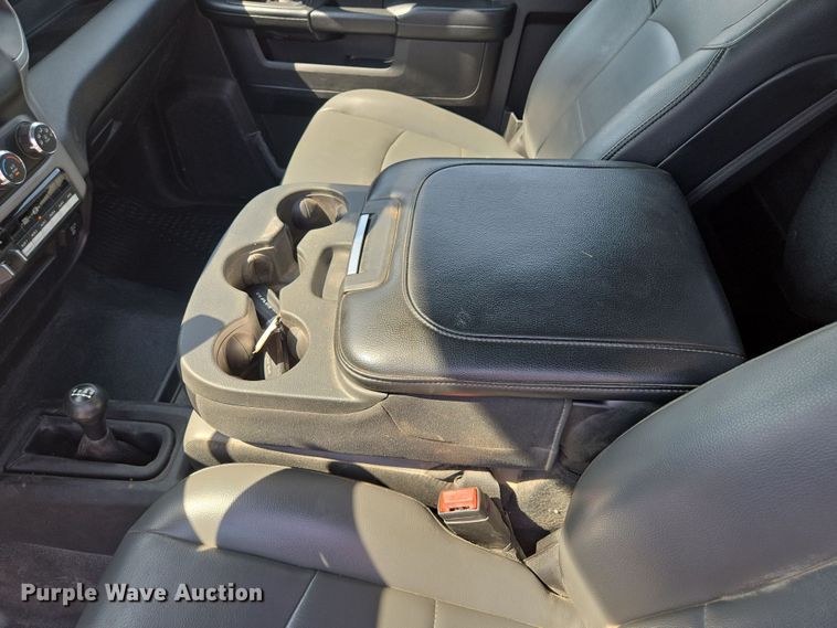 image for item EV1572 2021 Dodge Ram 5500 flatbed truck