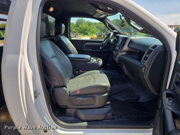 image for item EV1572 2021 Dodge Ram 5500 flatbed truck