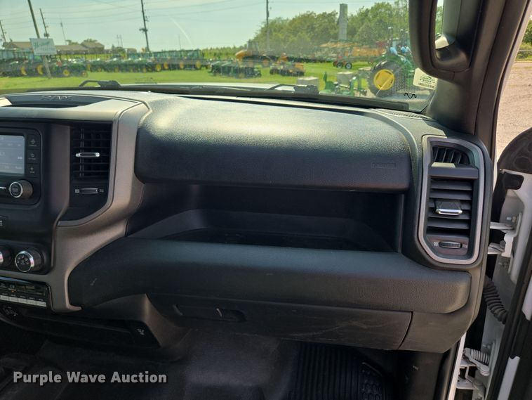 image for item EV1572 2021 Dodge Ram 5500 flatbed truck