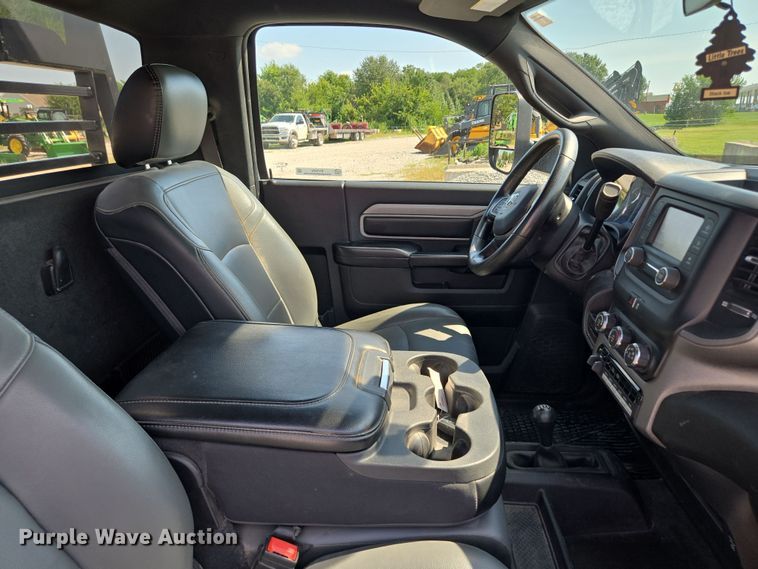 image for item EV1572 2021 Dodge Ram 5500 flatbed truck