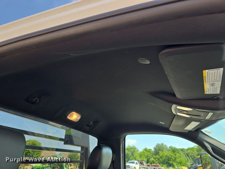 image for item EV1572 2021 Dodge Ram 5500 flatbed truck