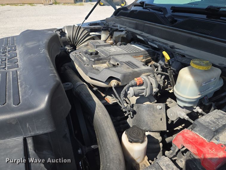 image for item EV1572 2021 Dodge Ram 5500 flatbed truck