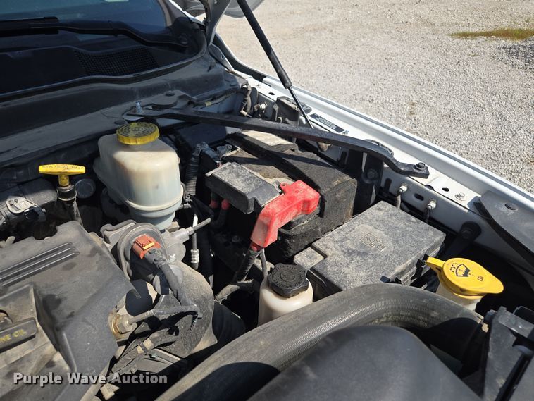 image for item EV1572 2021 Dodge Ram 5500 flatbed truck